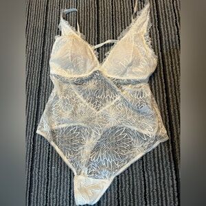 NWT+Abercrombie & Fitch White Lace Bodysuit